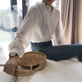 Camisa holgada y ajustada con cuello con volantes